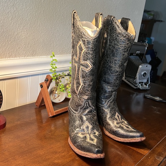 Charcoal black CORRAL boots with marbling and cross design - Picture 4 of 11